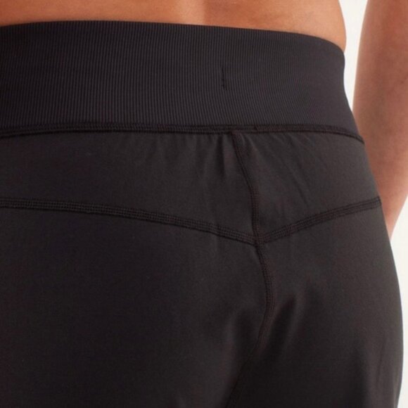 Lululemon Free Fall CropBlack size 4 - Picture 3 of 10